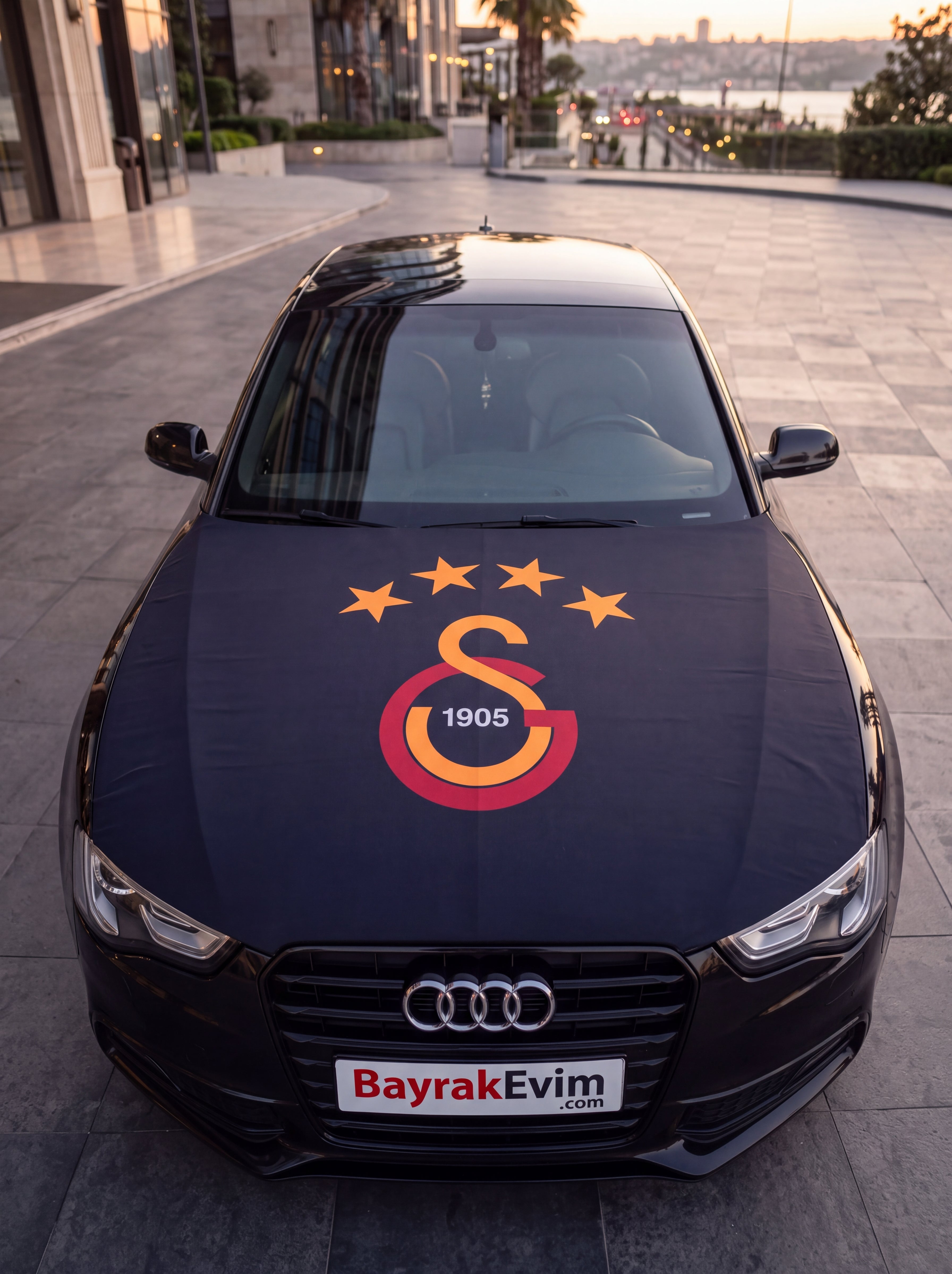 Galatasaray Mat Siyah Kaput Bayrağı